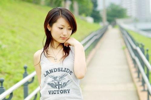 国产美女慰视频在线网站,网络红颜的诱惑与争议