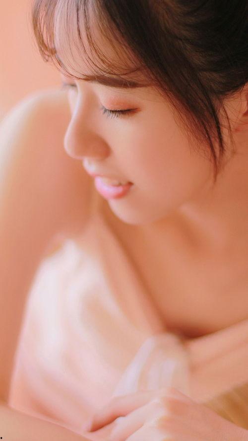 粉嫩美女裸体国产在线,粉嫩美女裸体在线引发热议